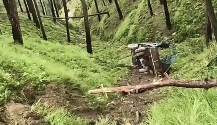 नैनीताल - ओखलकांडा में दर्दनाक हादसा, कृषि विभाग का सामान ले जा रहा ट्रक खाई में गिरा, चालक की मौत, चार घायल