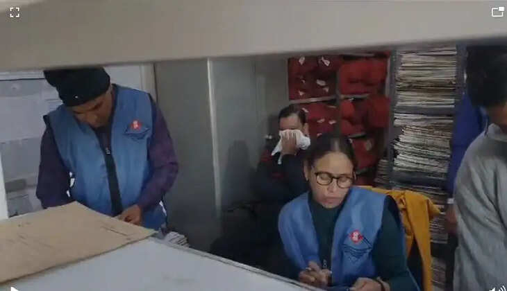 हल्द्वानी - अब RTO कार्यालय का भ्रष्ट अधिकारी रिश्वत लेते रंगे हाथ गिरफ्तार, इतनी मांगी थी रिश्वत 