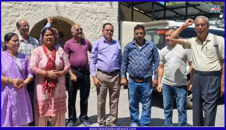 हल्द्वानी - गैस किल्लत पर भड़का गुस्सा, बुजुर्गों का एसडीएम कोर्ट में प्रदर्शन, सिटी मजिस्ट्रेट को दिया यह ज्ञापन&nbsp;