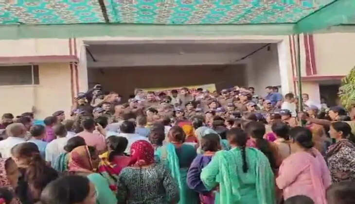 हल्द्वानी - लालकुआं विधायक मोहन बिष्ट का यहां हुआ भारी विरोध, मंगवानी पड़ी पुलिस फोर्स, ग्रामीणों का हंगामा&nbsp;