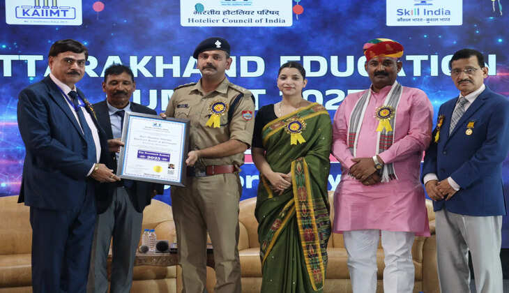 हल्द्वानी- कौशल एकेडमी ने किया शताधिक शिक्षकों का सम्मान, रवि शंकर शर्मा को डाक्टरेट की मानद उपाधि 