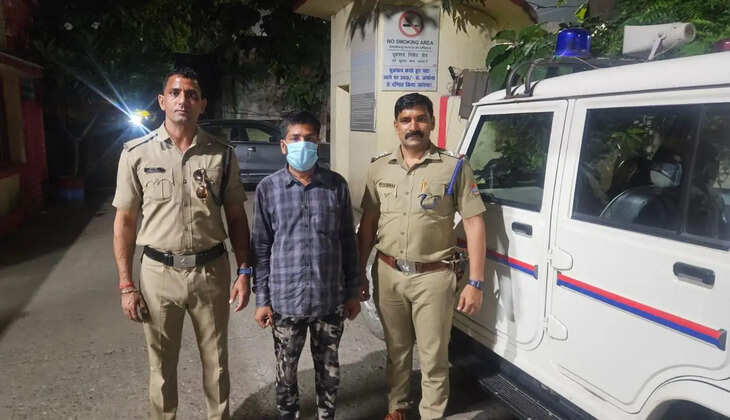 हल्द्वानी - ऑपरेशन प्रहार के तहत पुलिस की कार्रवाई, इस मामले में लंबे समय से फरार चल रहा NBW वारंटी गिरफ्तार