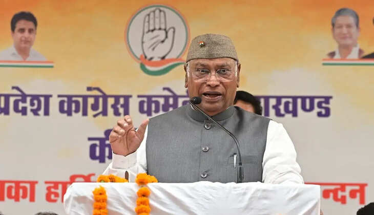 उत्तराखंड - रुद्रपुर से जीत का मंत्र देकर दिल्ली रवाना हुए खरगे, बोले- फोटो वाली राजनीति नहीं चलेगी, बताया किसे दिया जायेगा टिकट&nbsp;
