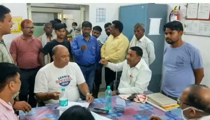 संासद 