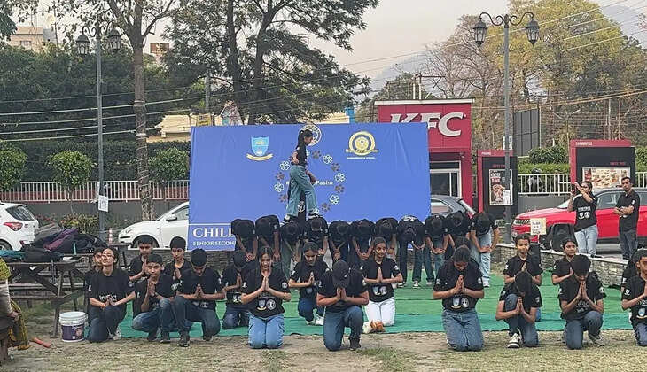 "हल्द्वानी - भटकते पशुओं पर विद्यार्थियों के नुक्कड़ नाटक ने जगाई चेतना"