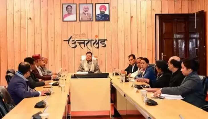 Uttarakhand Cabinet - दस साल से नौकरी कर रहे संविदा कर्मी होंगे पक्के, धामी सरकार लेने जा रही है यह फैसला