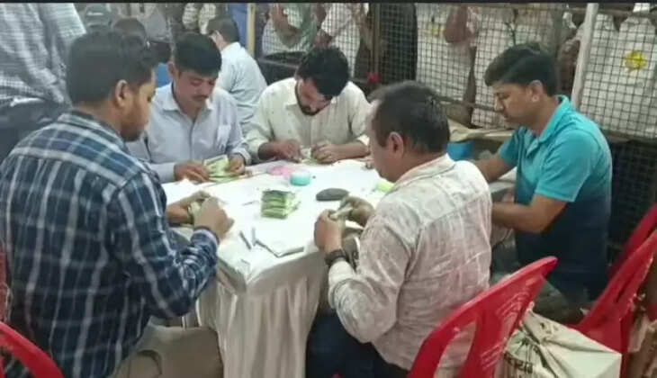 हल्द्वानी - HN इंटर कॉलेज में मतगणना हुई शुरू, उम्मीदवारों के दिलों की धड़कनें तेज, इस जगह से खुल रहे हैं बॉक्स 