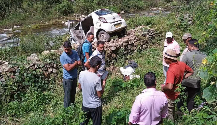Uttarakhand Road Accident -  Accident in Kotdwar  खाई में कार गिरने से दो युवकों की मौके पर मौत, एक गंभीर रूप से घायल