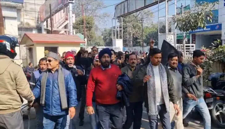 हल्द्वानी - सड़क चौड़ीकरण मामले में व्यापारी और प्रशासन आमने - सामने, आत्मदाह की चेतावनी&nbsp;