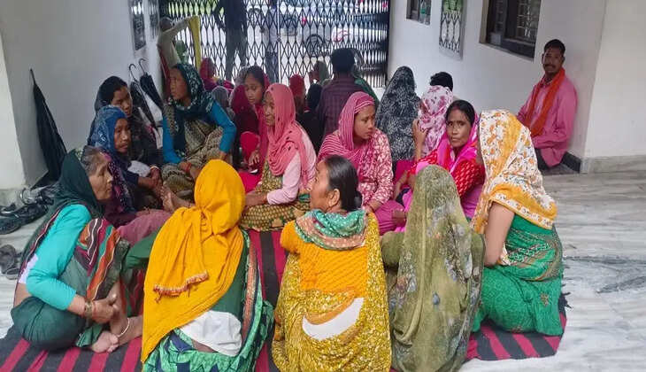 उत्तराखंड - सितारगंज तहसील में विजिलेंस ट्रैप के बाद बवाल, पूरी रात टीम को परिसर में किया कैद, वार्ता बेनतीजा