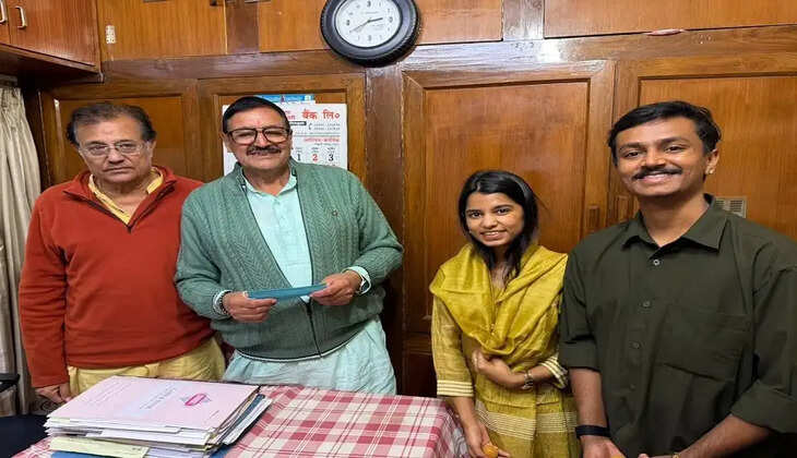 नैनीताल - कैंची धाम पहुंचीं मैथिली ठाकुर, बाबा नीब करौरी के दर्शन कर लिया आशीर्वाद, आज MB ग्राउंड में है कार्यक्रम&nbsp;