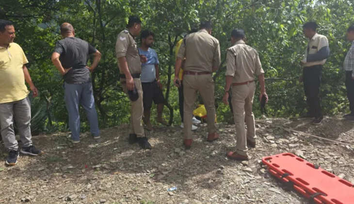 उत्तराखंड - यहां पहाड़ में भीषण सड़क हादसा, &nbsp;गहरी खाई में गिरी बोलेरो, पांच की मौत, एक बच्चा घायल