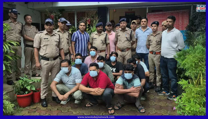 हल्द्वानी - पुलिस ने किया नकल गैंग का भंडाफोड़, SSC परीक्षा में सॉल्वर बैठाने की थी तैयारी, 9 शातिर गिरफ्तार